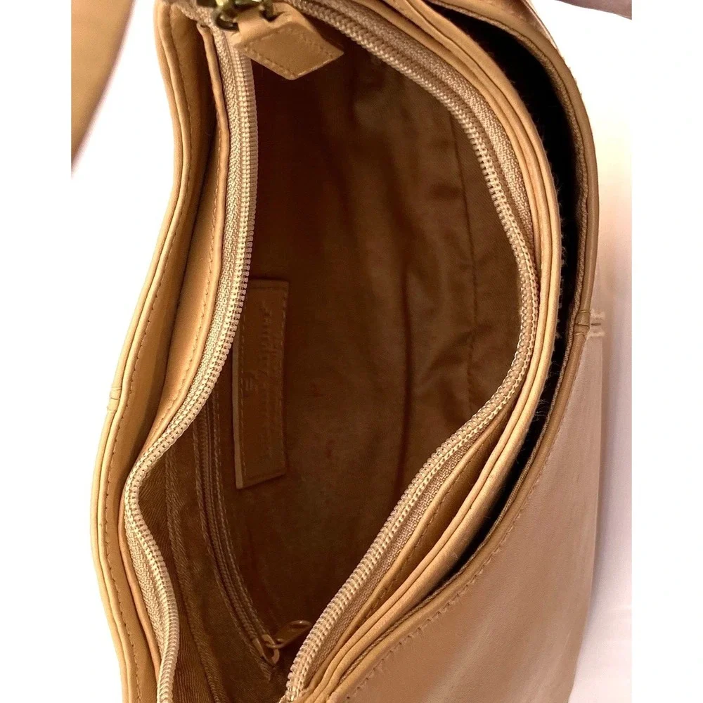 Vintage Etienne Aigner Camel Leather Hobo Bag Gold Plaque Quiet Luxury Preppy